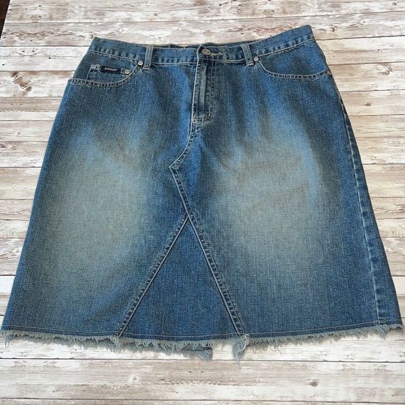 Squeeze Dresses & Skirts - SQUEEZE Stephen Hardy Raw Hem Blue Denim Above Knee Jean Skirt EUC Size 11/12